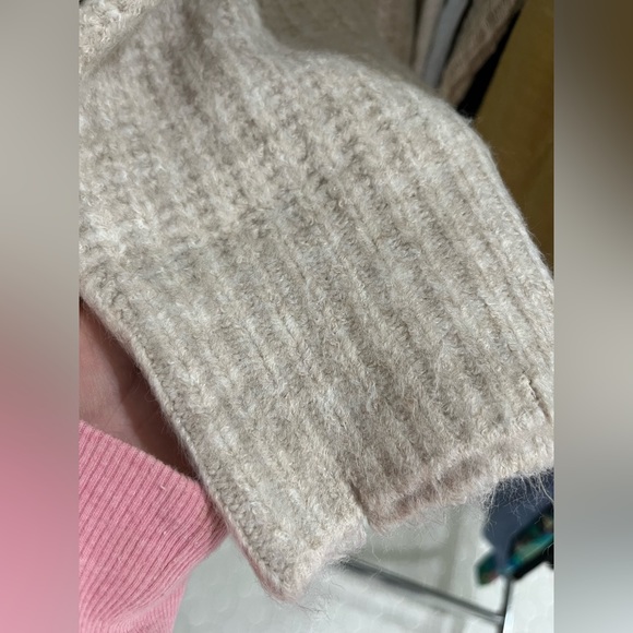 Brand New Olivaceous Distressed Light Tan/Grey Cropped Sweater Hoodie, Size L - Picture 8 of 8